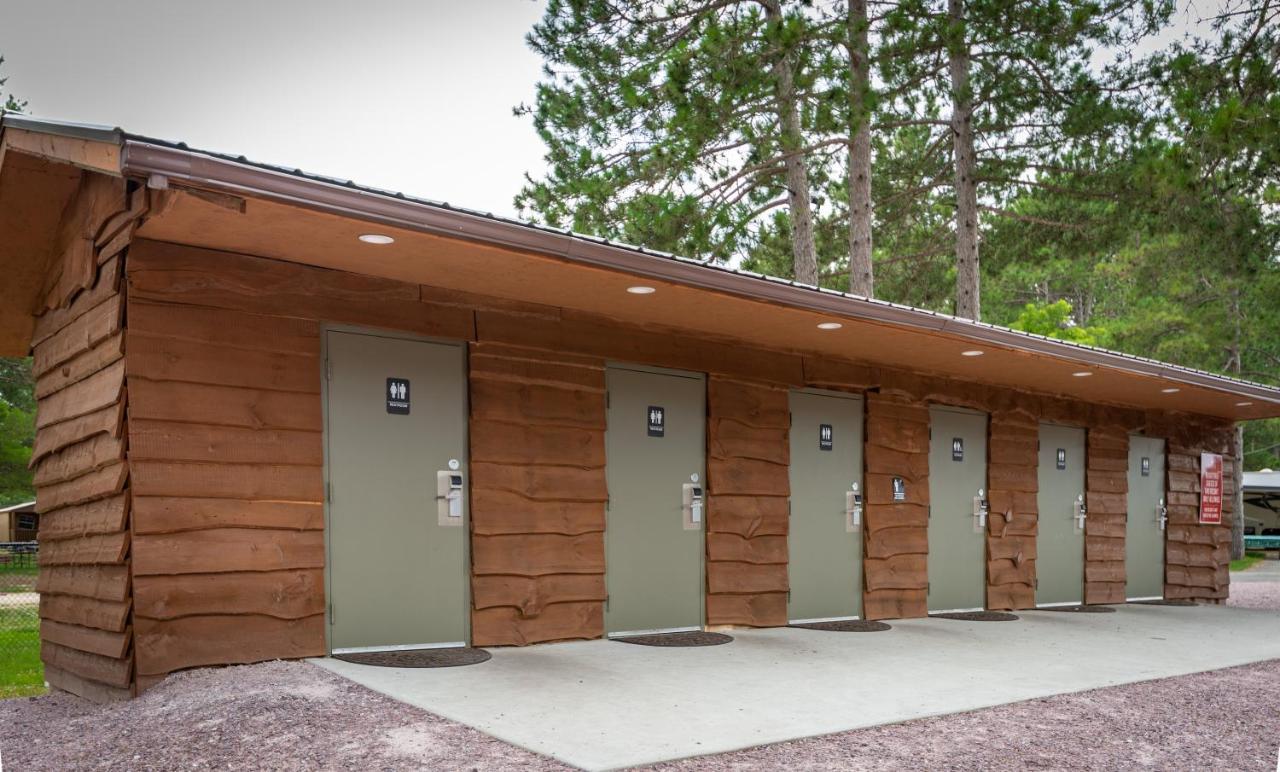Natura Treescape Resort 威斯康星戴尔 外观 照片
