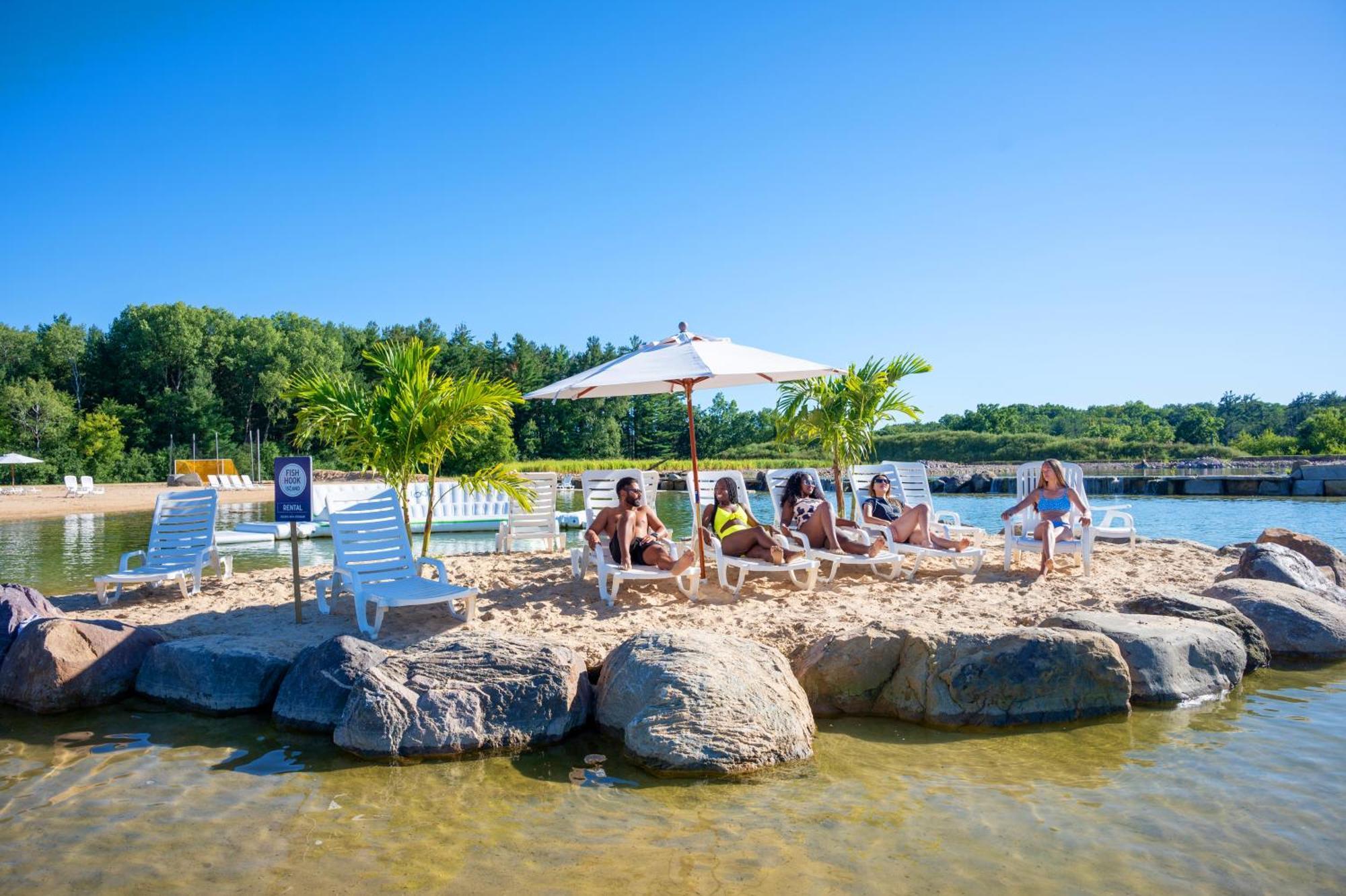 Natura Treescape Resort 威斯康星戴尔 外观 照片